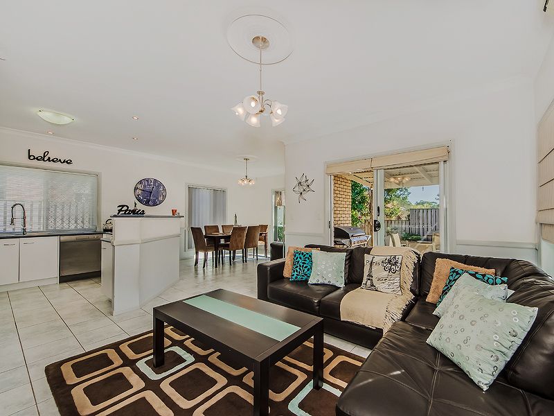 7 Grenada Court, VARSITY LAKES, QLD 4227