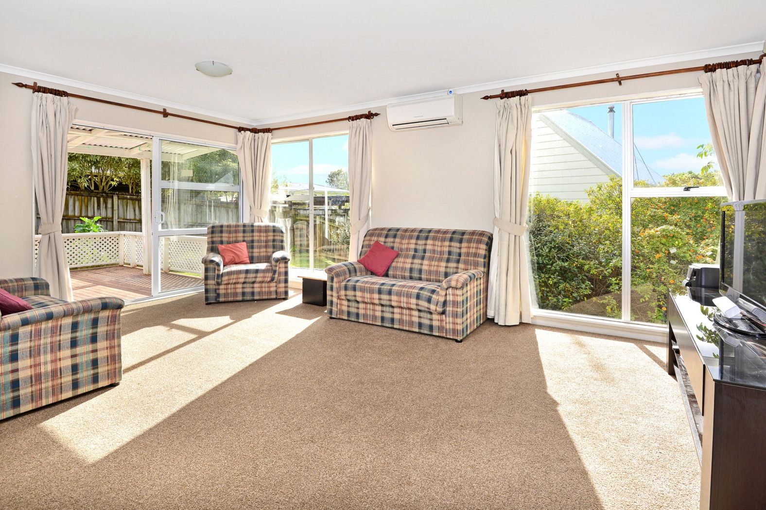 50 Japonica Drive, BEACH HAVEN, North Shore City