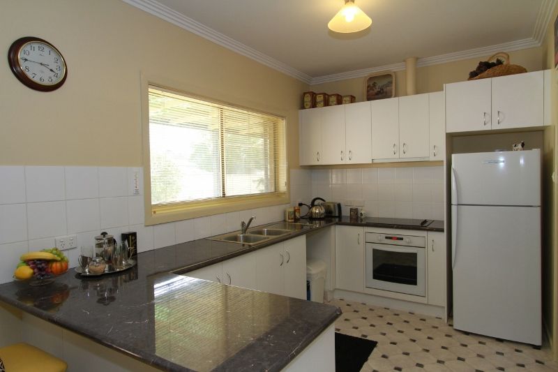 37 Playne Street, HEATHCOTE, VIC 3523