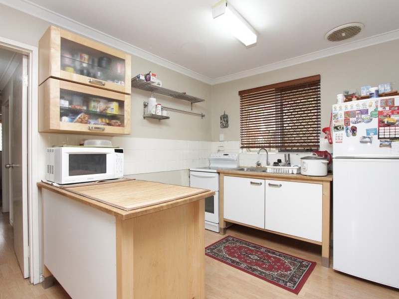 33 Lyons Street, RIVERVALE, WA 6103