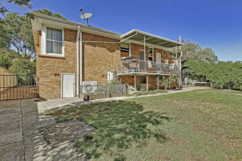 15 Laycock Street, CAREY BAY, NSW 2283