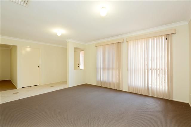 38 Kukundi Drive, GLENMORE PARK, NSW 2745