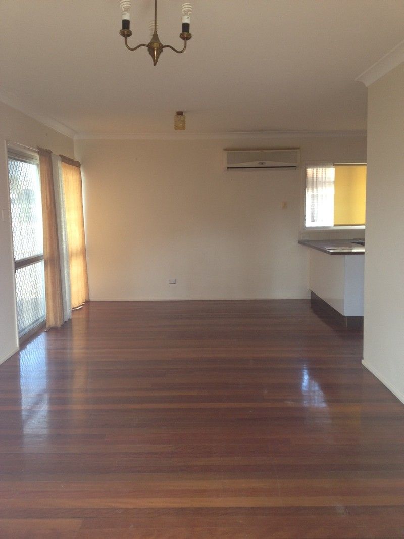 2/4 Rosalind  Avenue, PARADISE POINT, QLD 4216