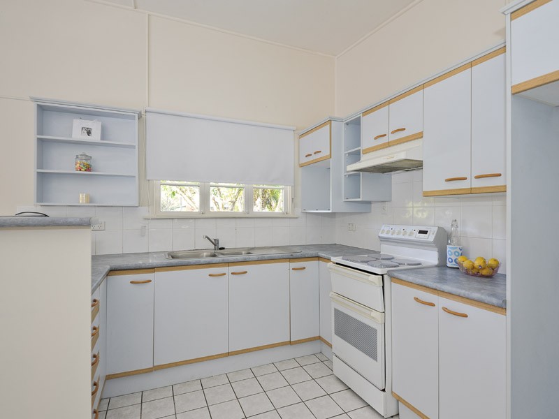 8 Airlie Avenue, DECEPTION BAY, QLD 4508