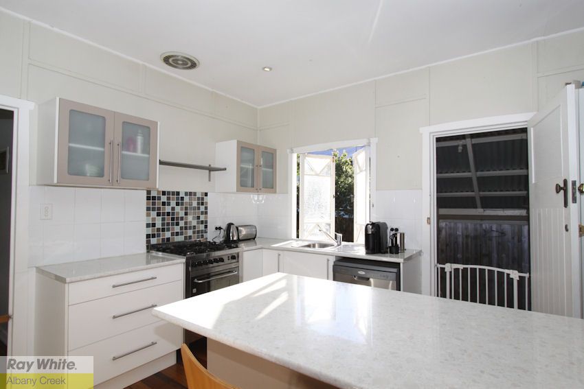 30 Albury Street, DEAGON QLD 4017