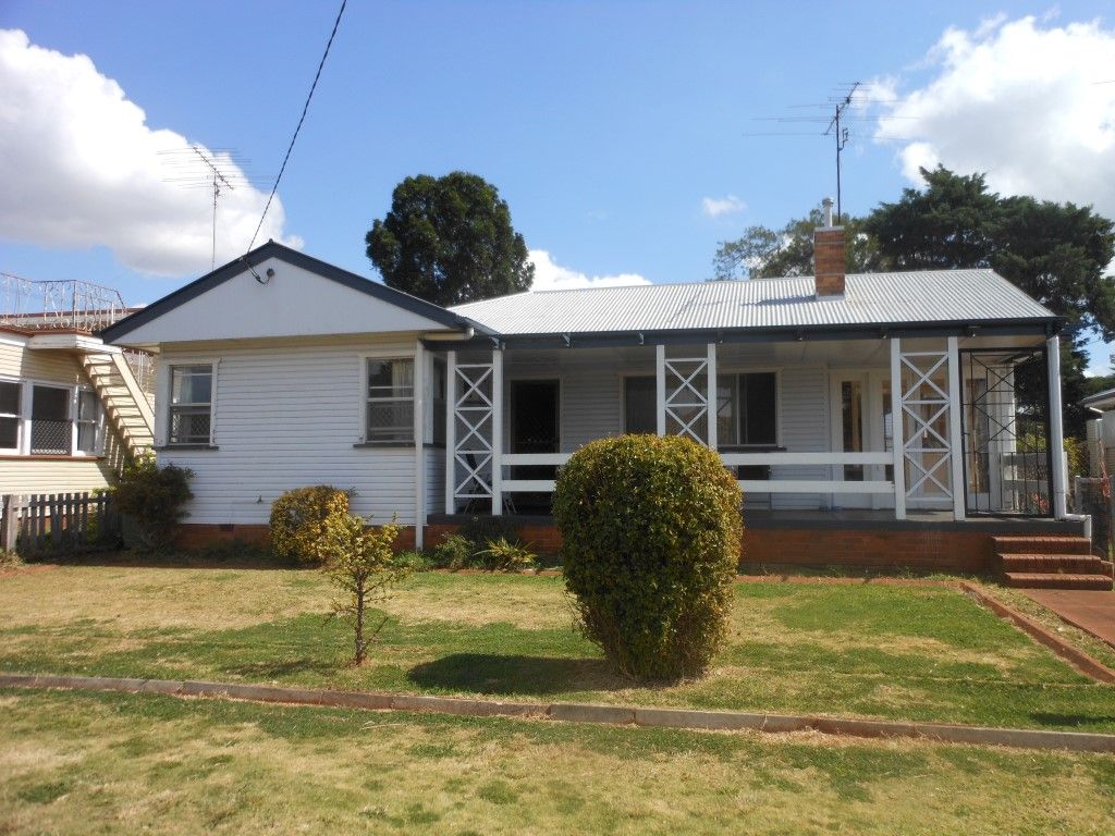 13 Rosina Street, NEWTOWN QLD 4350