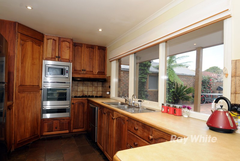 4 Michael Street, SCORESBY, VIC 3179