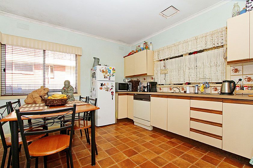 19 Larch Street, THOMASTOWN, VIC 3074