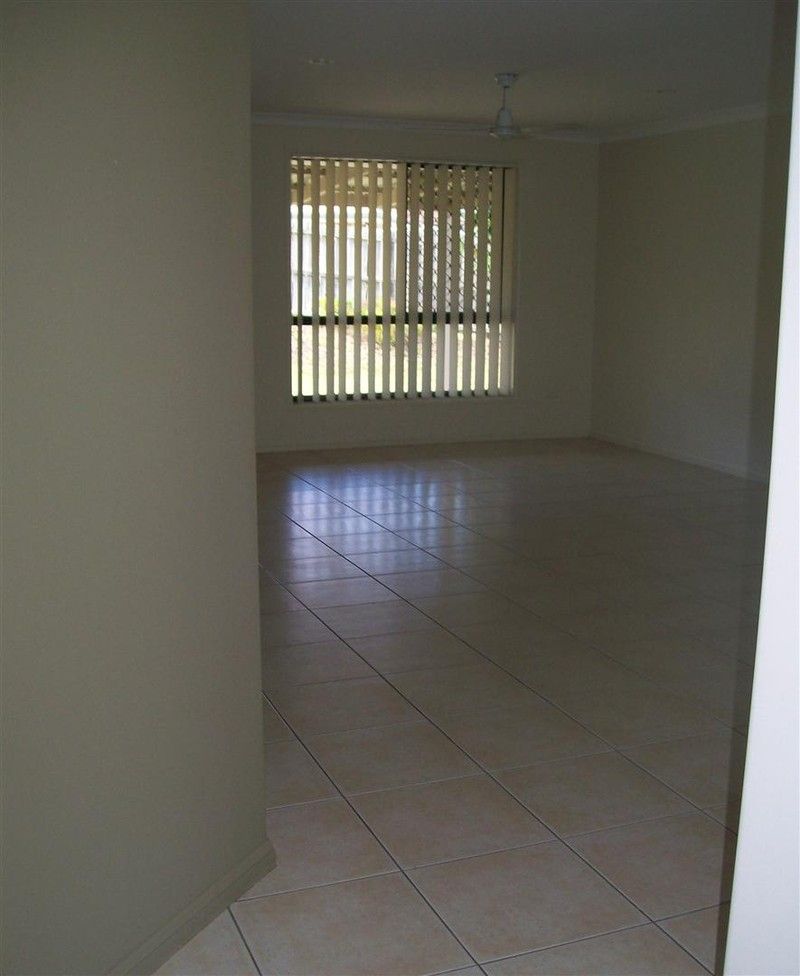 31 Cania Way, CLINTON, QLD 4680
