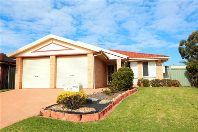 8 Bukari Way, GLENMORE PARK NSW 2745