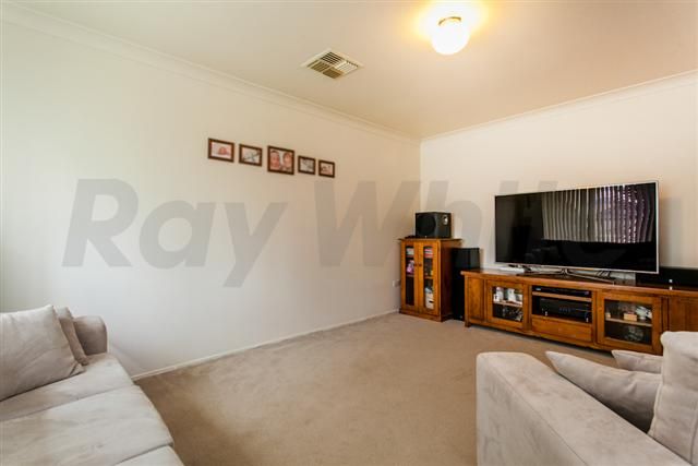 4 Harwood Circuit, GLENMORE PARK, NSW 2745