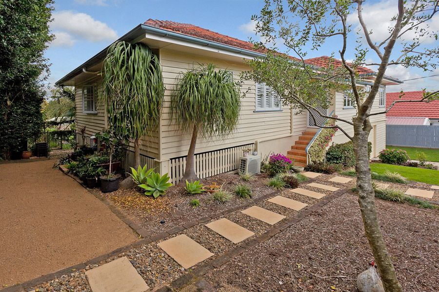 31 Navy Street, Holland Park West, QLD 4121
