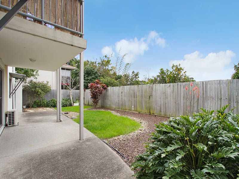 66 University Drive, MEADOWBROOK QLD 4131