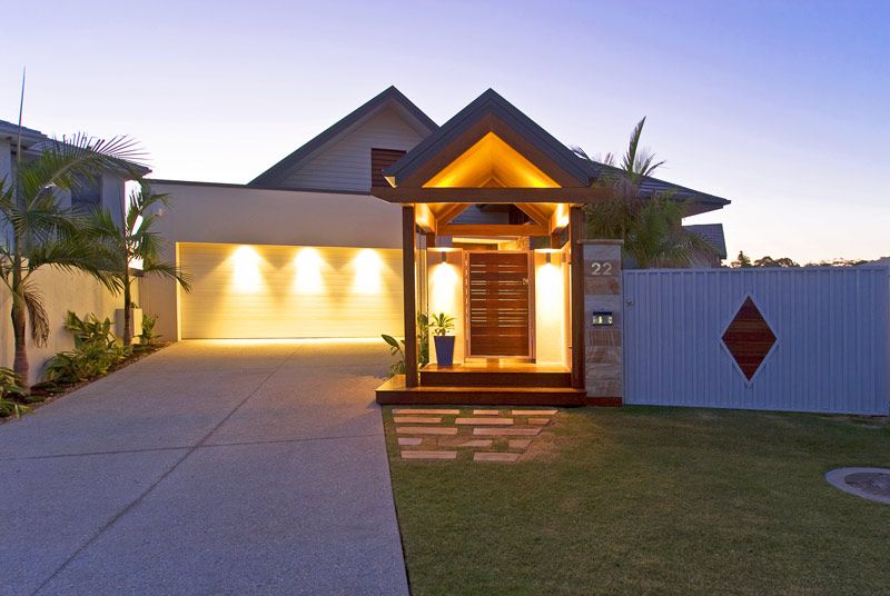22  Middle Quay Drive, BIGGERA WATERS, QLD 4216