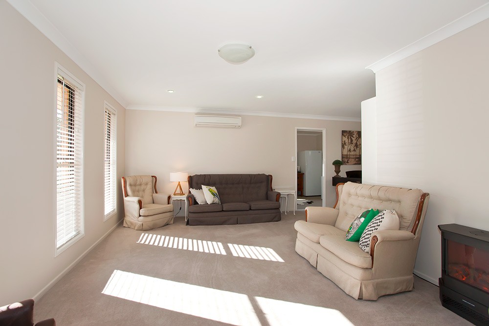 16 Claire Street, Centenary Heights, QLD 4350