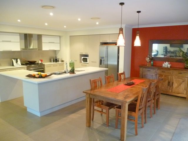 54 Broadwater Avenue, MAROOCHYDORE, QLD 4558