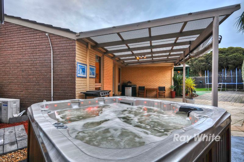 3 Duntroon Drive, WANTIRNA, VIC 3152