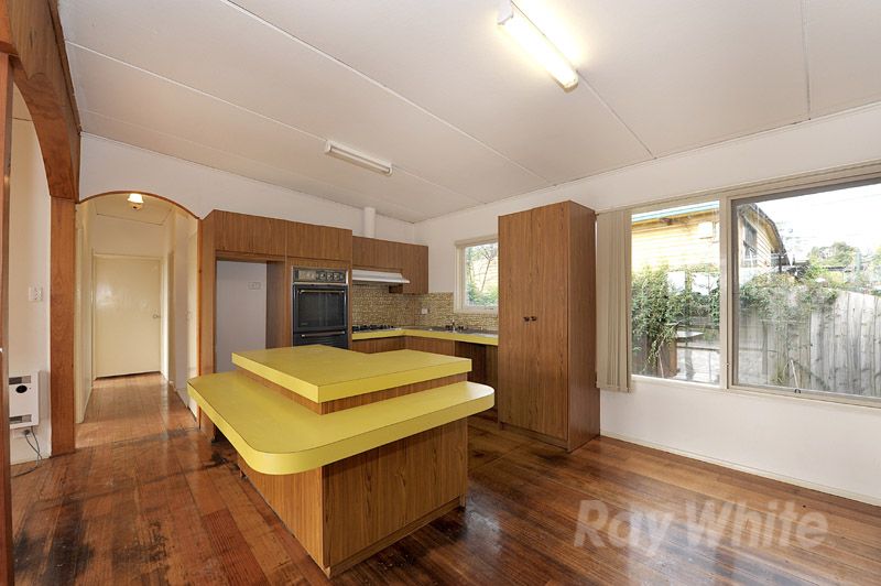 9 California Crescent, FERNTREE GULLY, VIC 3156