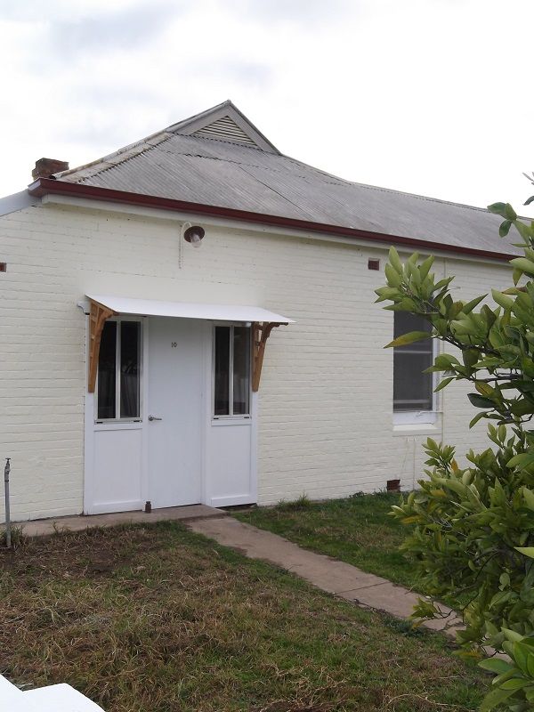 10 Neila Lane, COWRA NSW 2794