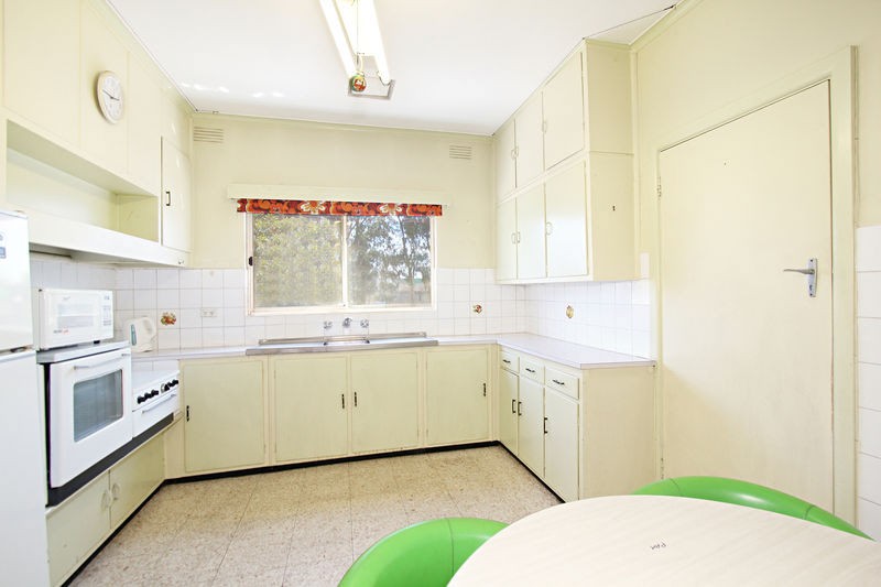 1 Ferntree Gully Road, OAKLEIGH, VIC 3166