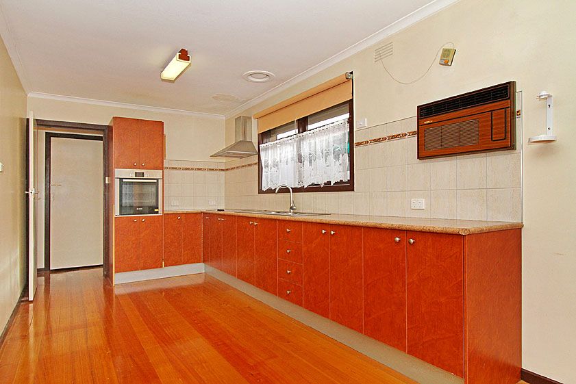 15 Dallas Drive, LALOR, VIC 3075