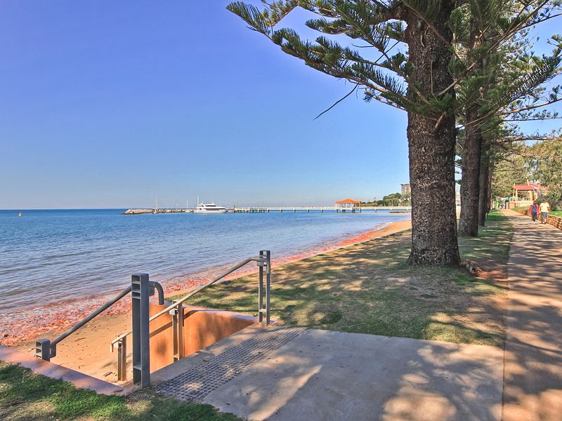 21 Wyllie Street, REDCLIFFE, QLD 4020
