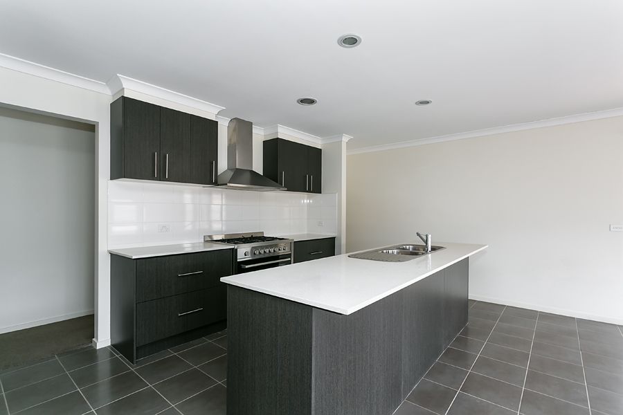 7 Maple Close, MELTON WEST, VIC 3337