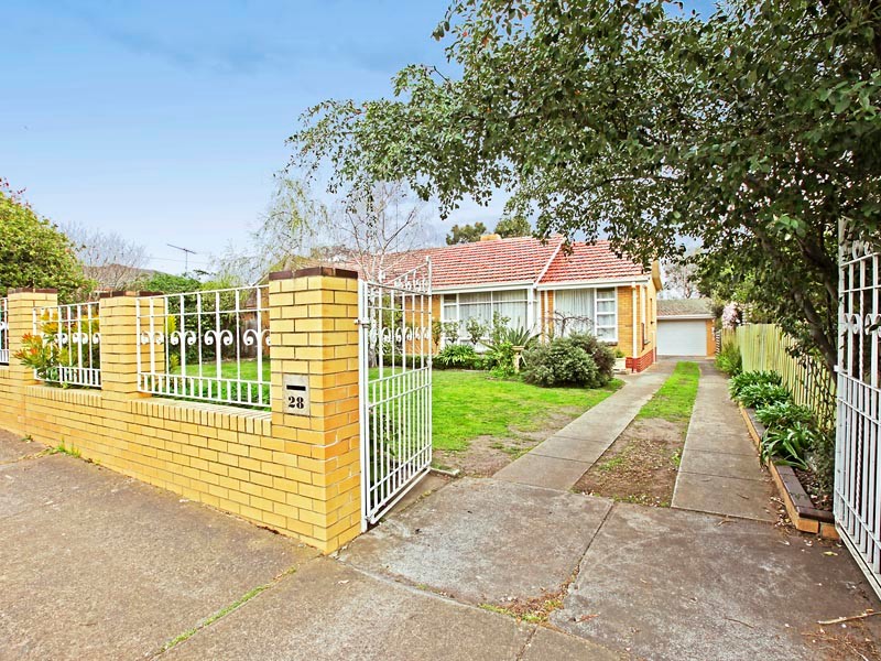 28 Roberts Road, BELMONT, VIC 3216