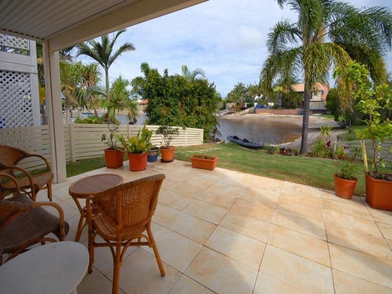 2b Admirals Court, MOOLOOLABA, QLD 4557