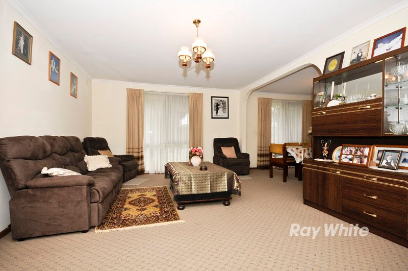 5 Merryn Grove, WANTIRNA SOUTH, VIC 3152