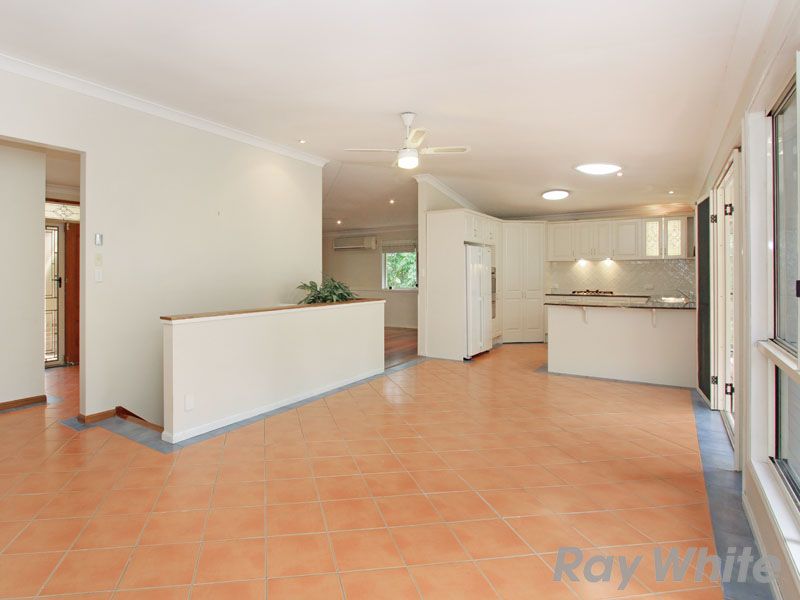 7 Bookleaf Place, BRIDGEMAN DOWNS, QLD 4035