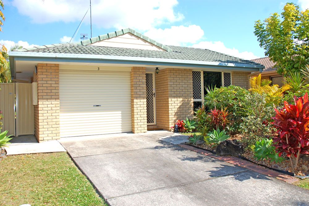4 Yodelay Street, VARSITY LAKES QLD 4227