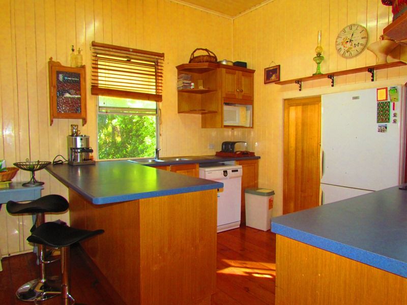 50 Glebe Road, NEWTOWN, QLD 4305