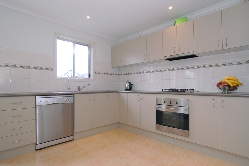 77 Golden Grove Drive, NARRE WARREN SOUTH, VIC 3805