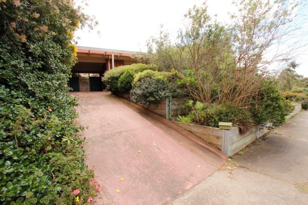 9 Southdown Crescent, BELMONT, VIC 3216