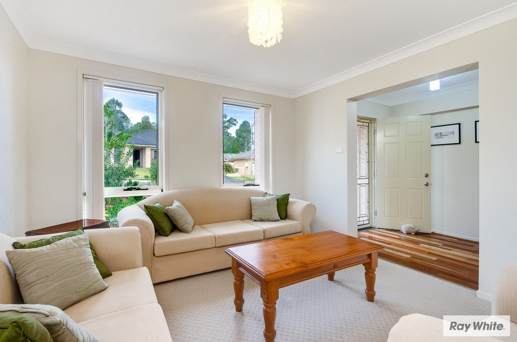 16 Norman Clark Crescent, HORSLEY, NSW 2530