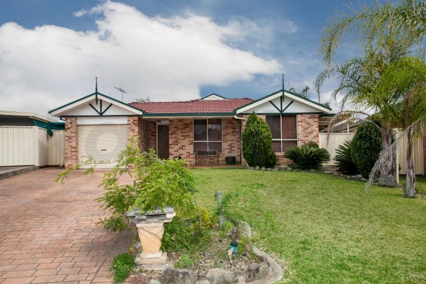 3 Pearra Way, CLAREMONT MEADOWS, NSW 2747