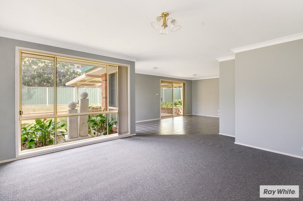 65 Huxley Drive, HORSLEY, NSW 2530