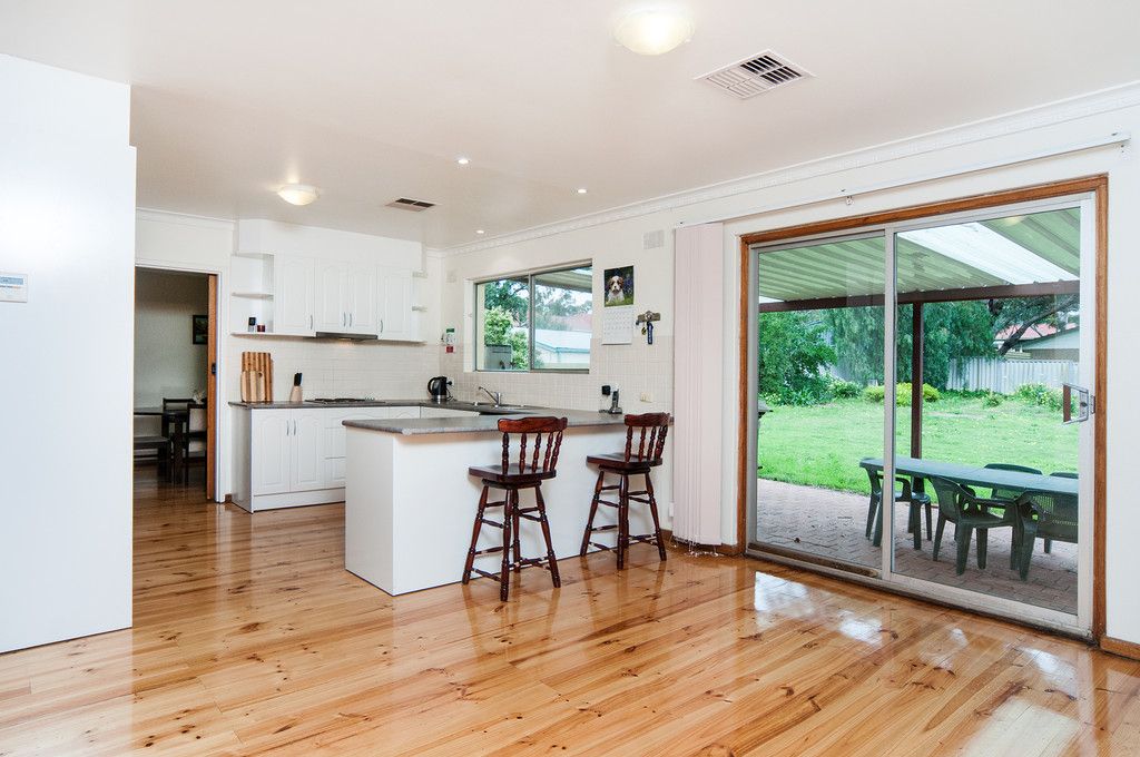 32 Gorelon Drive, FLAGSTAFF HILL, SA 5159
