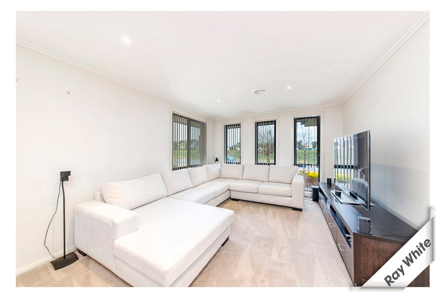 8 Dorothy Green Crescent, FRANKLIN, ACT 2913