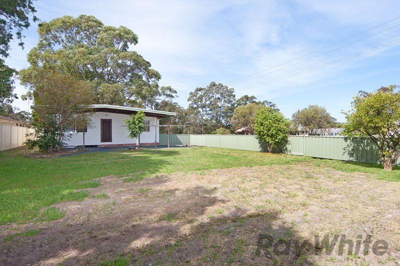18 Parkside Drive, CHARMHAVEN, NSW 2263