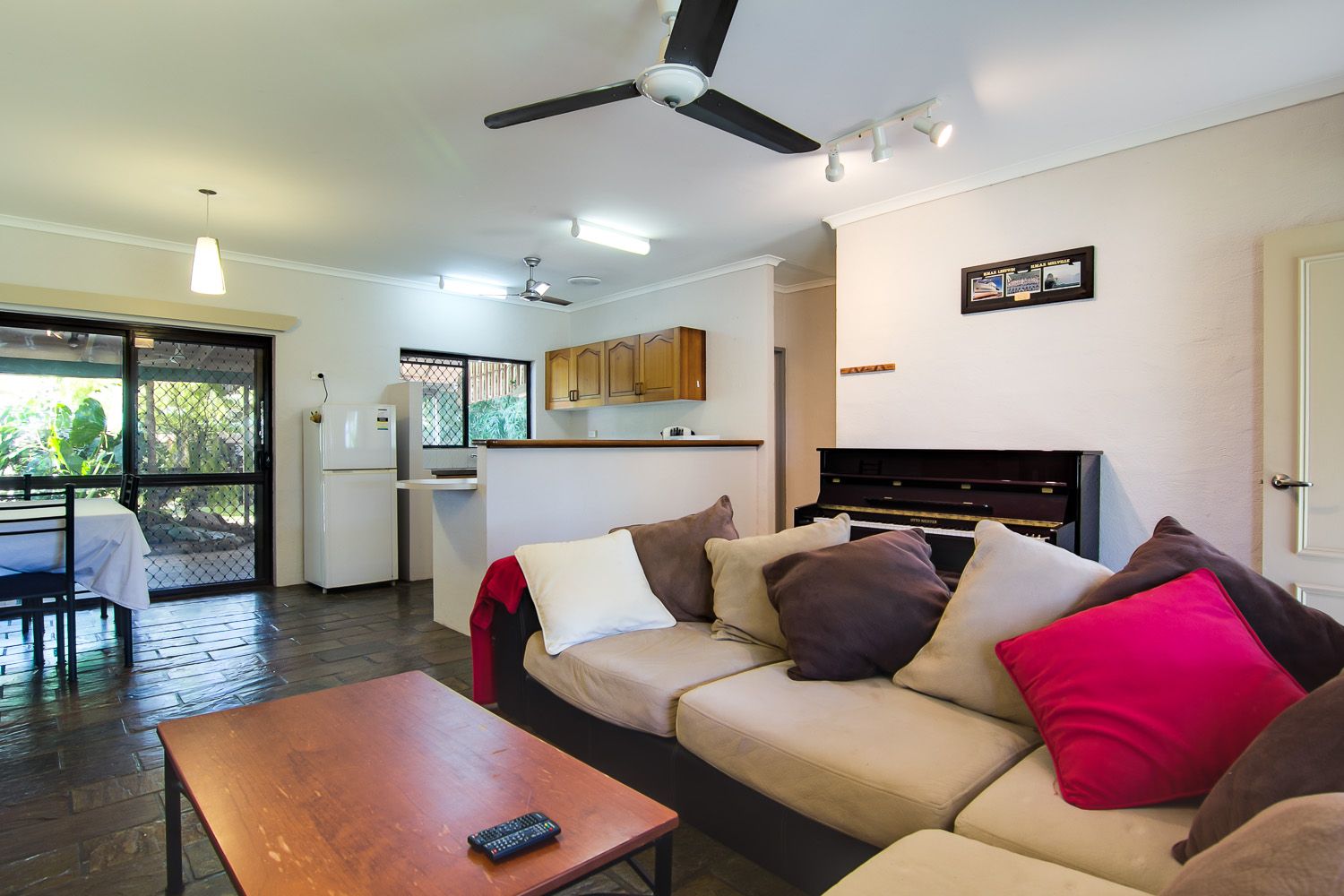 CARAVONICA, QLD 4878