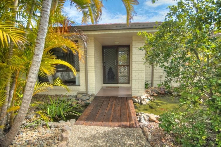 10 Farrell Drive, WALLOON, QLD 4306