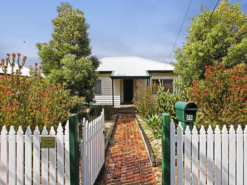 25 Mernda Parade, BELMONT, VIC 3216