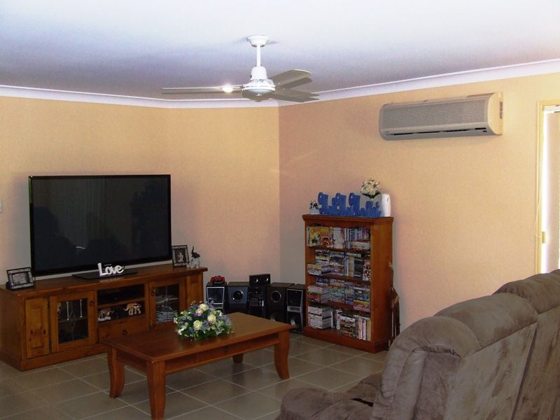 13 Sugar Coast Drive, GLASS HOUSE MOUNTAINS, QLD 4518