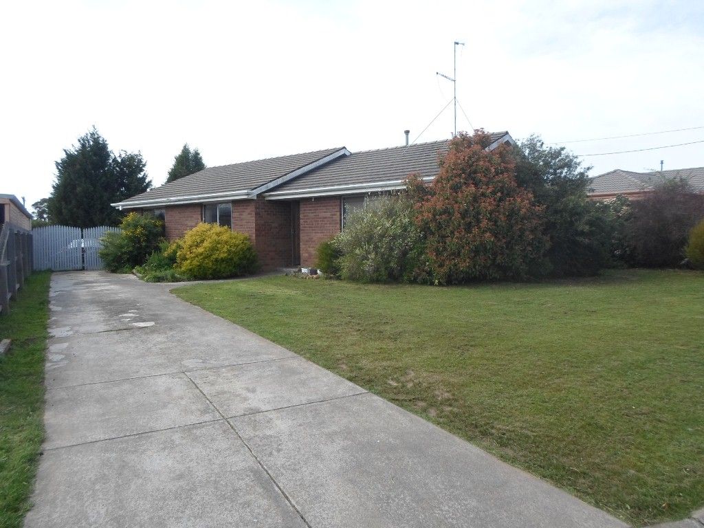 51 McNulty Drive, WENDOUREE, VIC 3355