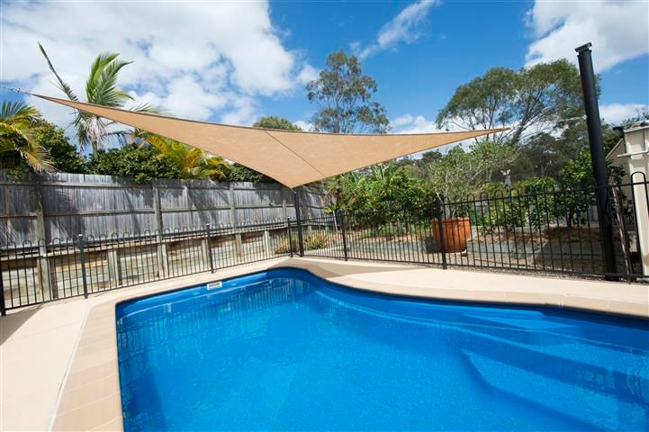18 Reinaerhoff Crescent, GLEN EDEN, QLD 4680