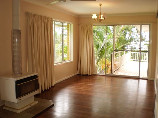 10 Thelma Avenue, RUNAWAY BAY, QLD 4216