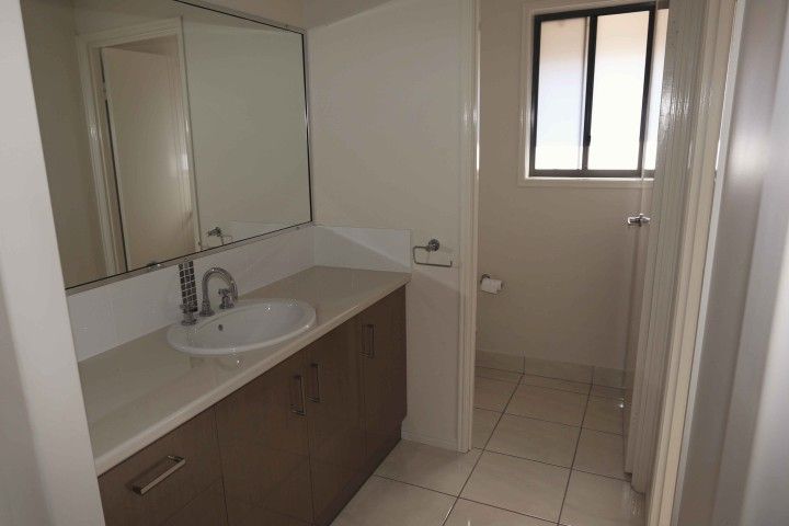 4  Markowitz Place, KIRKWOOD, QLD 4680
