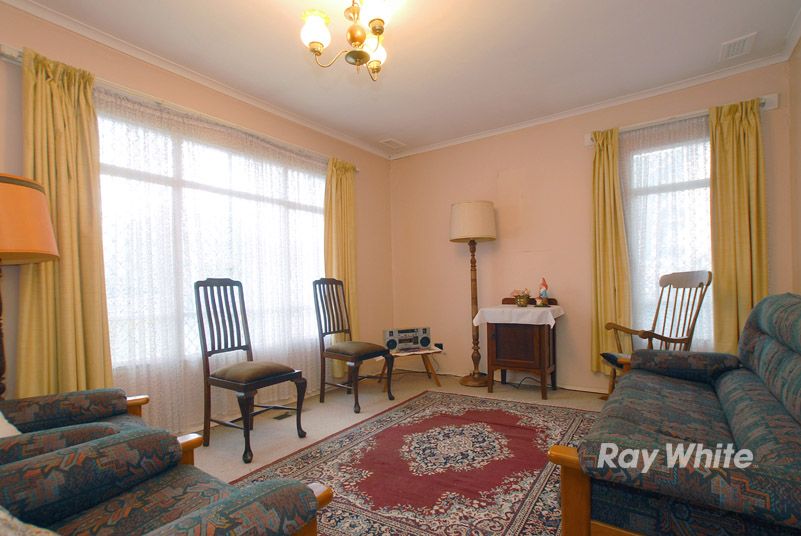 42 Tristania Street, DOVETON, VIC 3177